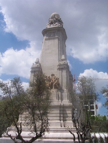 madrid estatua